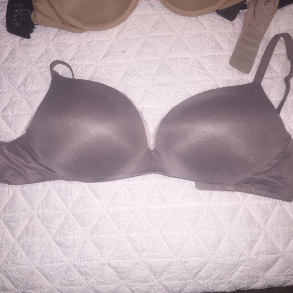 VS 32DD Bras MAKE OFFERS